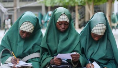 Ginkluoti užpuolikai Nigerijoje iš mokyklos pagrobė 25 moksleives