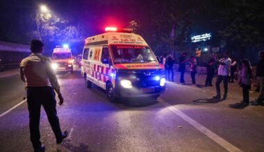 Naujajame Delyje prie turistinio objekto sprogo automobilis: mažiausiai 8 žmonės negyvi