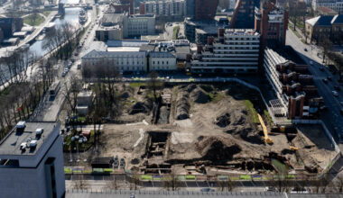 Atgimimo aikštėje radus vertingų pamatų, Klaipėda spręs dėl tolesnės projekto eigos