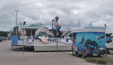 Jūros šventėje iš atrakciono „Aštuonkojis“ iškrito žmonės – verslininkas stos prieš teismą | Verslas