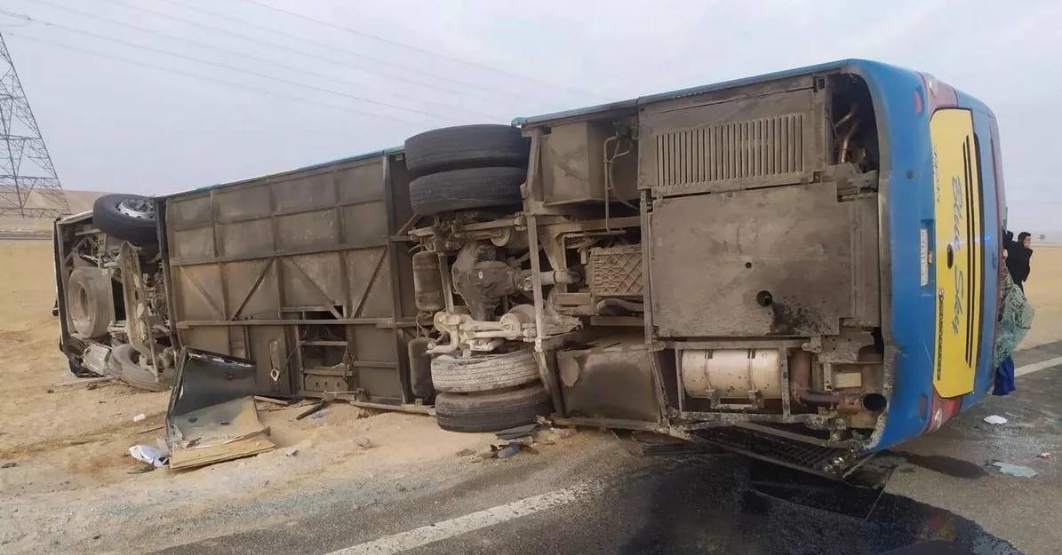 Turistų autobusas Egipte rėžėsi į sunkvežimį: keli žuvo, dešimtys sužeista, tarp jų – du lietuviai