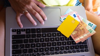 Sukčiai nesnaudžia: kaip neprarasti pinigų apsiperkant internete?