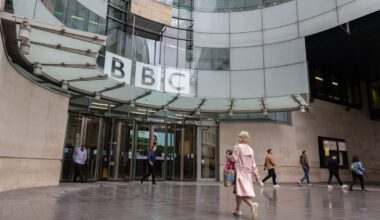 Trumpas teigia, kad britų transliuotojui BBC kels iki 5 mlrd. dolerių dydžio ieškinį