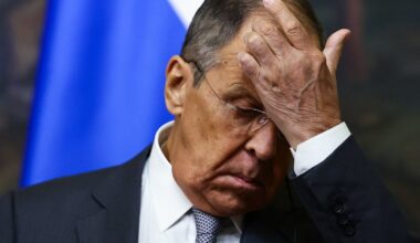 Lavrovas: Rusija pasirengusi susitikti Budapešte, bet iškėlė sąlygą