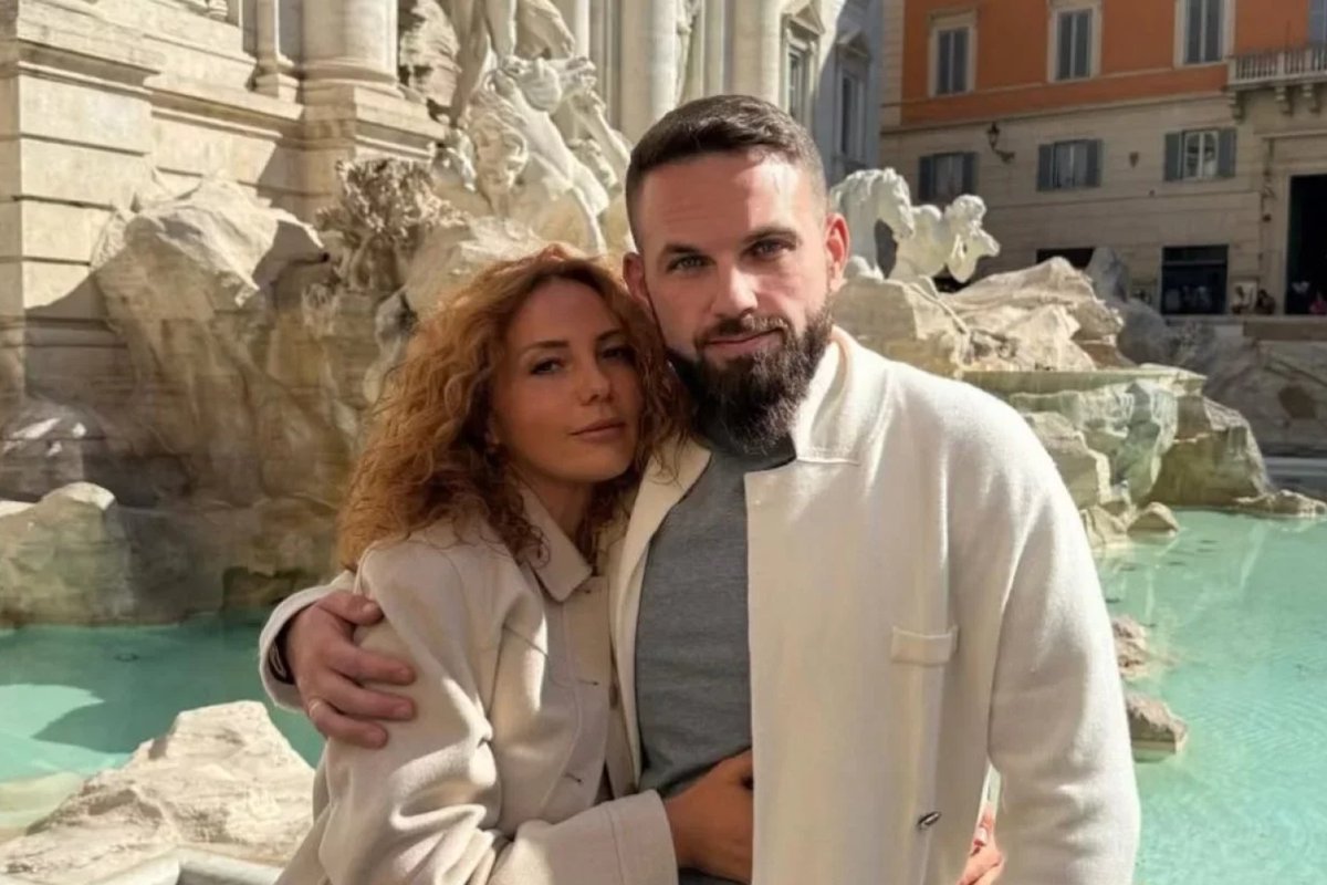 Rusų milijonierius su žmona dar spėjo išsiųsti desperatišką SMS prieš randant jų išniekintus kūnus - Delfi