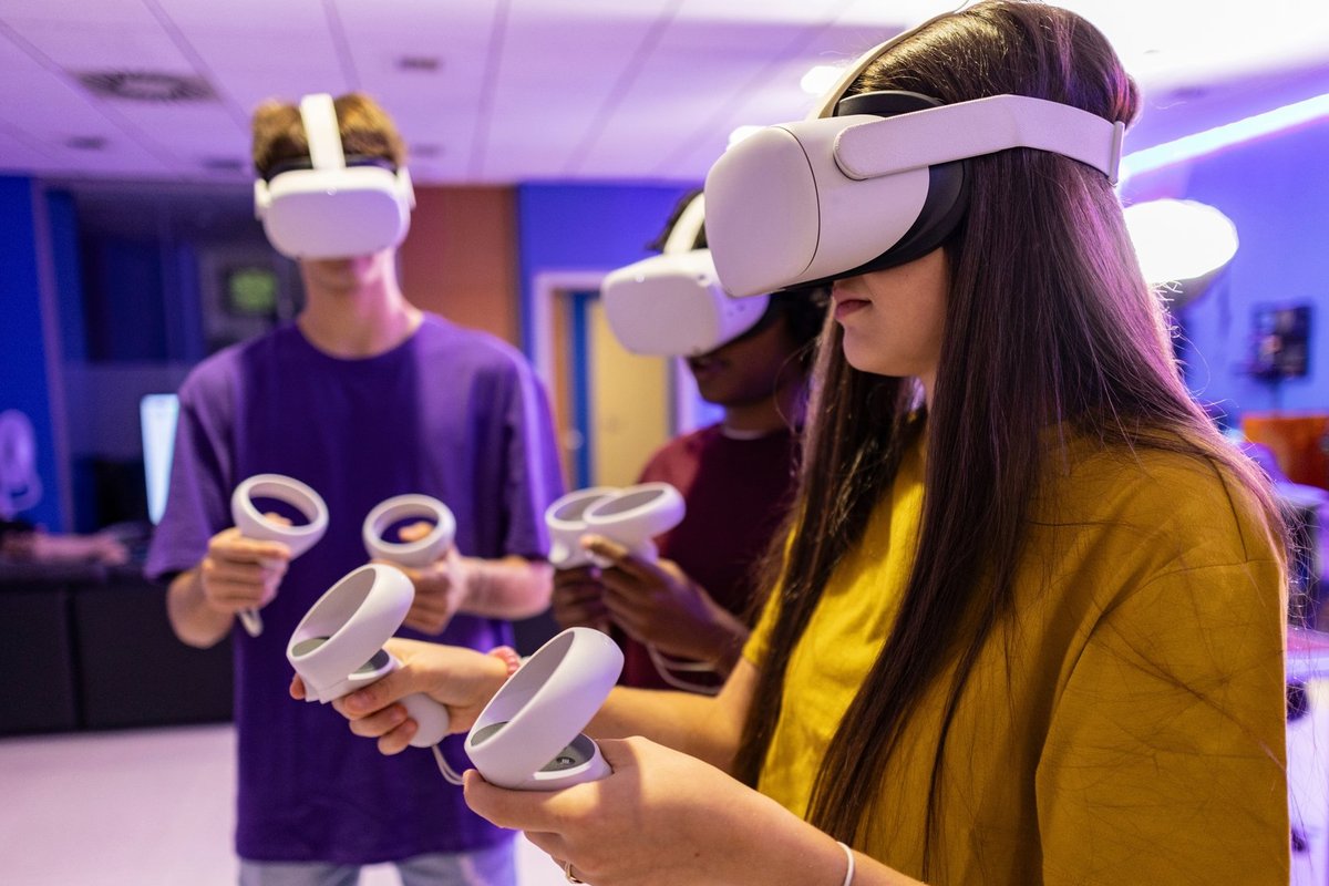 Internautai rado pranašą iš 1997. Ar jis tikrai nuspėjo ateitį 2025 metais?