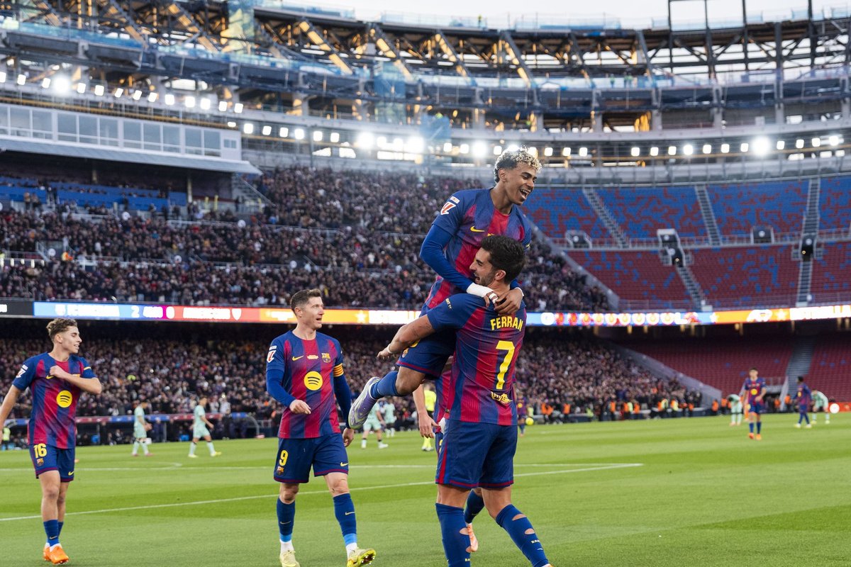 „Barcelonos“ sugrįžimą į „Camp Nou“ papuošė įvarčių gausa