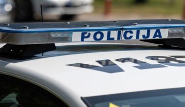 Nelaimė Ignalinoje: automobiliu važiavęs senjoras mirtinai sužalojo pėsčiąjį