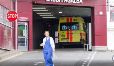 Klaipėdoje policininkė kliudė ir sužalojo mažametę mergaitę