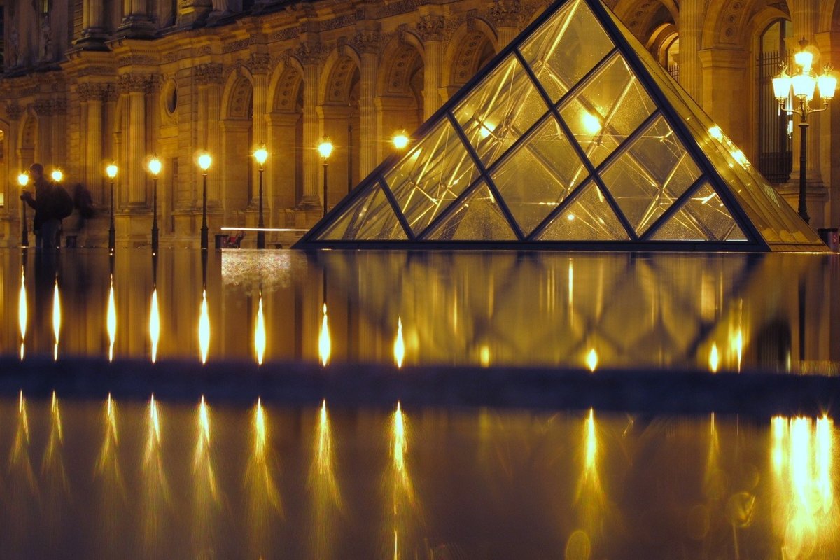 Prokurorė: du įtariamieji Luvro apiplėšimu – pora su vaikais