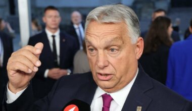 Orbanas paramą Ukrainai palygino su „dėže degtinės alkoholikui“