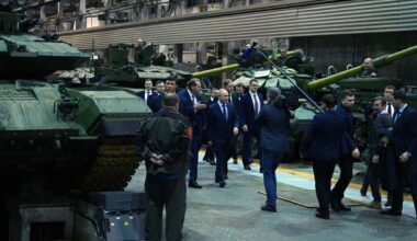 Rusijos karo ekonomikos kortų namelis pradeda griūti