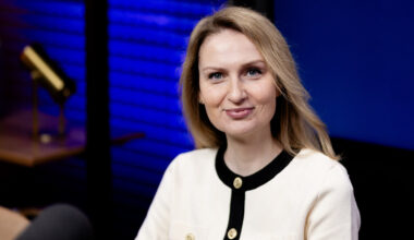 Nematyta Rimos Urbonaitės pusė: ką ji veikia, kai nemėto kritikos strėlių politikams ir kodėl neina į Seimą? | Vardai