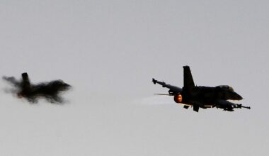 Viena Europos šalis iš kitos nusipirko 18 naikintuvų už 1 eurą