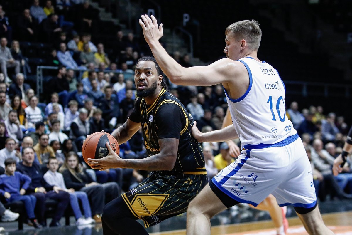 „Neptūnas“ ir „Šiauliai“ atsisveikino su legionieriais - Delfi