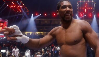 Baiginėjamos derybos tarp Anthony Joshua ir Jake'o Paulo