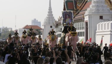 Mirusios Tailando karalienės garbei Bankoke surengtas dramblių paradas