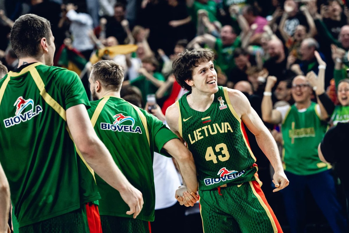 Nervų karas Londone Lietuvos rinktinei baigėsi stebuklingai