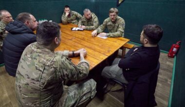 Karas Ukrainoje. Naujoji Čekijos vyriausybė nebeteiks karinės pagalbos Ukrainai, praneša žiniasklaida - Delfi