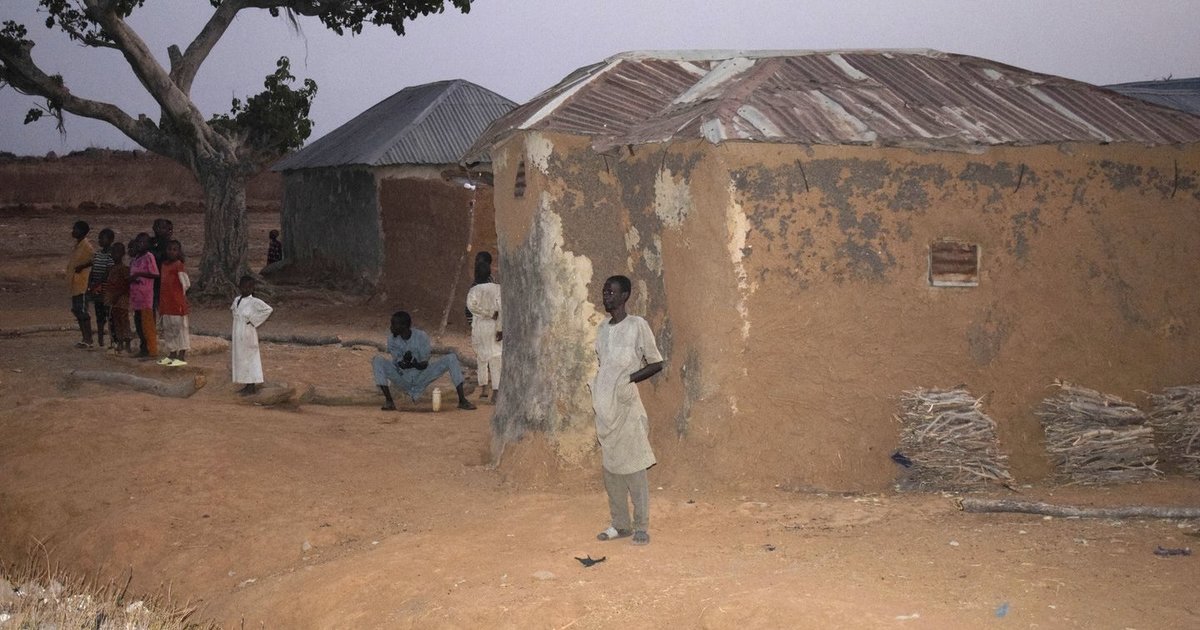 Košmaras Nigerijos mokykloje – pagrobti 303 mokiniai ir 12 mokytojų