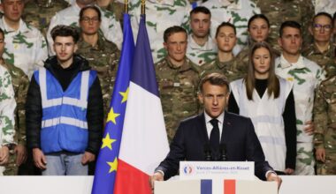 Prancūzija įves savanorišką karo tarnybą