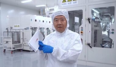 Elektrinių automobilių revoliucija: naujos baterijos gali beveik padvigubinti nuvažiuojamą atstumą