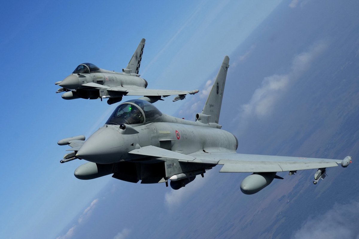 NATO naikintuvai du kartus kilo atpažinti ir lydėti Rusijos orlaivių