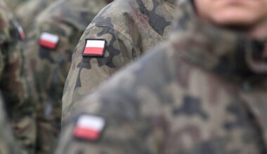 Lenkijos gynybos ministras: kariuomenė turi jau per 200 haubicų K9