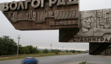 Ukraina dronais smogė Rusijos naftos perdirbimo gamyklai, žuvo žmogus