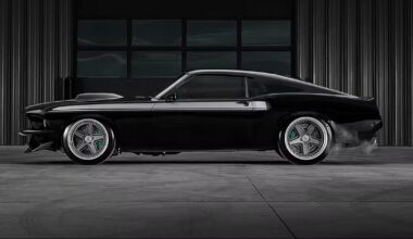 Automobilių entuziastai klasikinį „Ford Mustang“ pavertė superautomobiliu