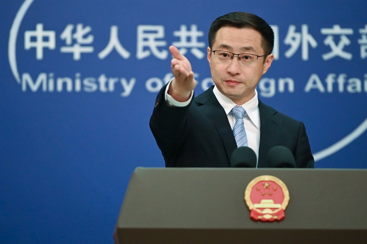 „Labai nepatenkinta“ Kinija įspėjo Trumpą