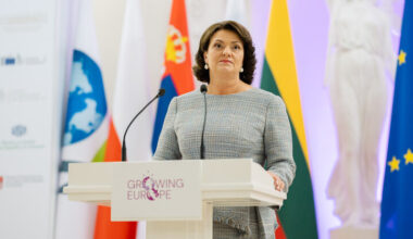 Viešojo kalbėjimo ekspertas apie kirčius Dianai Nausėdienei ir už ką reikėtų pagirti jos kalbą: „Tai yra vau“ | Vardai