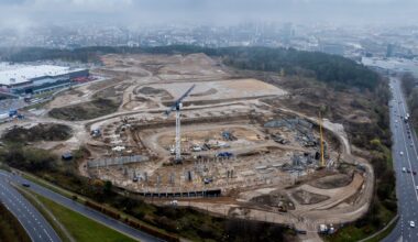 Nacionaliniame stadione pradedamos montuoti sienos, tribūnų konstrukcijos (nuotraukos)