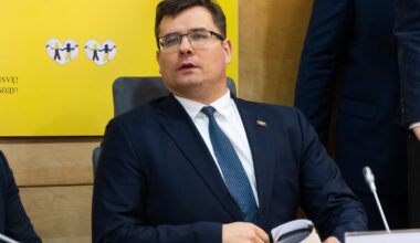 Siūlo numatyti teisinę atsakomybę už dezinformacijos sklaidą