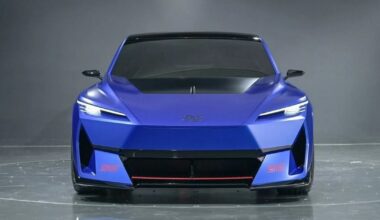 Naujos eros STI vizija: „Subaru“ pristatė elektrinę koncepciją, bet nelaidoja ir klasikinio variklio