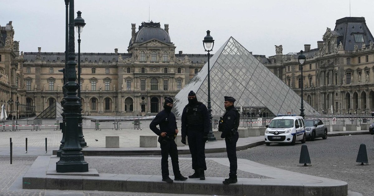 Uždaroma viena iš Luvro galerijų: įvardijo priežastį