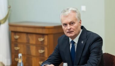 Nausėda telefonu kalbėjosi su Serbijos prezidentu: aptarė svarbius klausimus