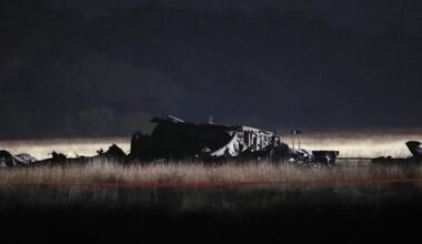 Siaubinga aviakatastrofa – sudužo karinis lėktuvas: žuvo visi 20 jame buvę žmonės