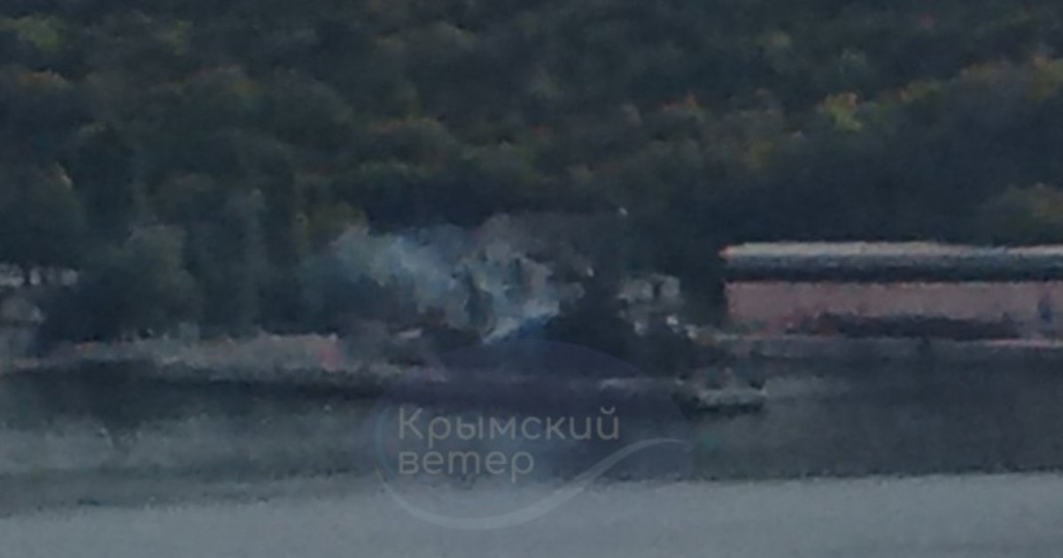 Skelbiama, kad Sevastopolyje degė retas rusų laivas