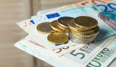 Lietuviai svarsto, ką darytų su II pensijų pakopos pinigais: nuo būsto paskolų iki svajonių verslo | Verslas