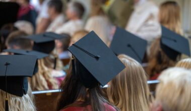 Palygino Lietuvos ir kitų šalių studentų stipendijas: tai – pašalpa