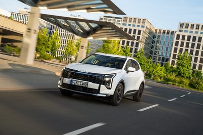 Atnaujintas „Kia Sportage PHEV“