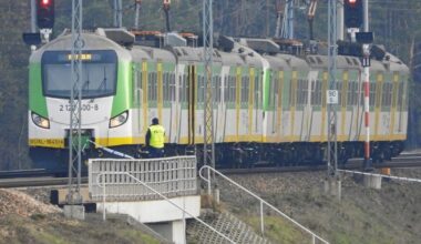 „Visi požymiai rodo, kad tai Rusija“: Lenkija kaltina Kremlių dėl išpuolių geležinkeliuose