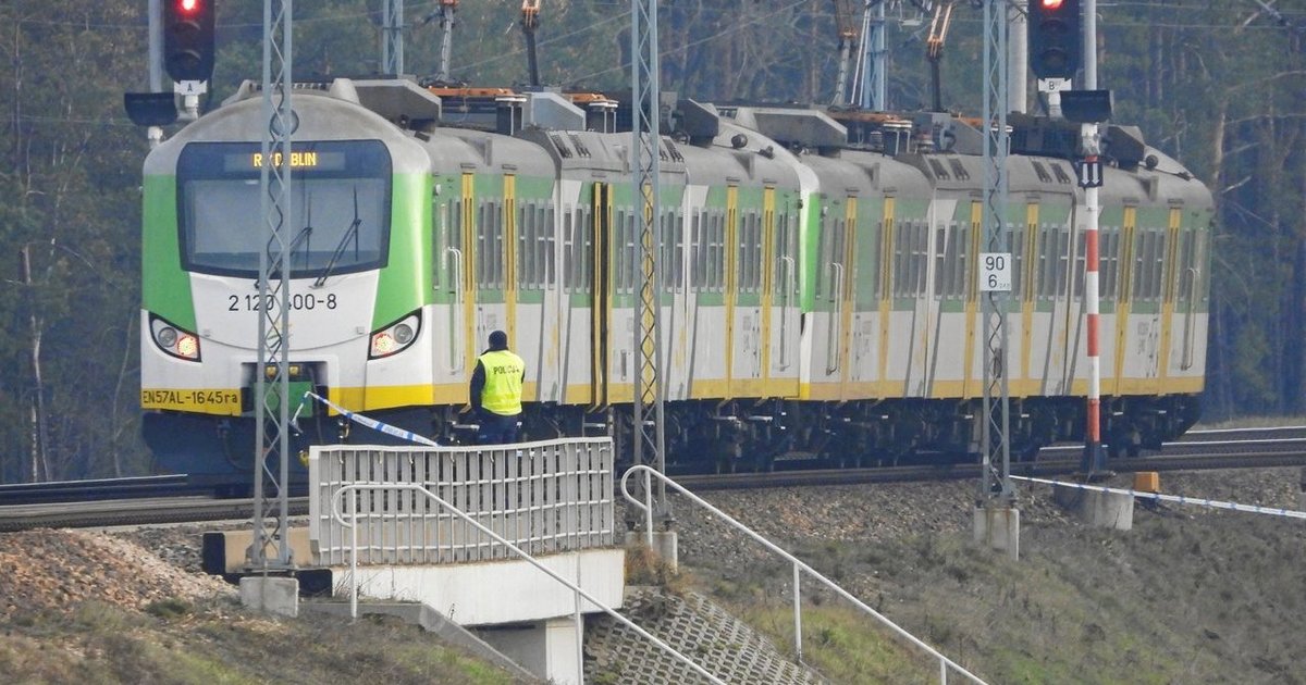 „Visi požymiai rodo, kad tai Rusija“: Lenkija kaltina Kremlių dėl išpuolių geležinkeliuose