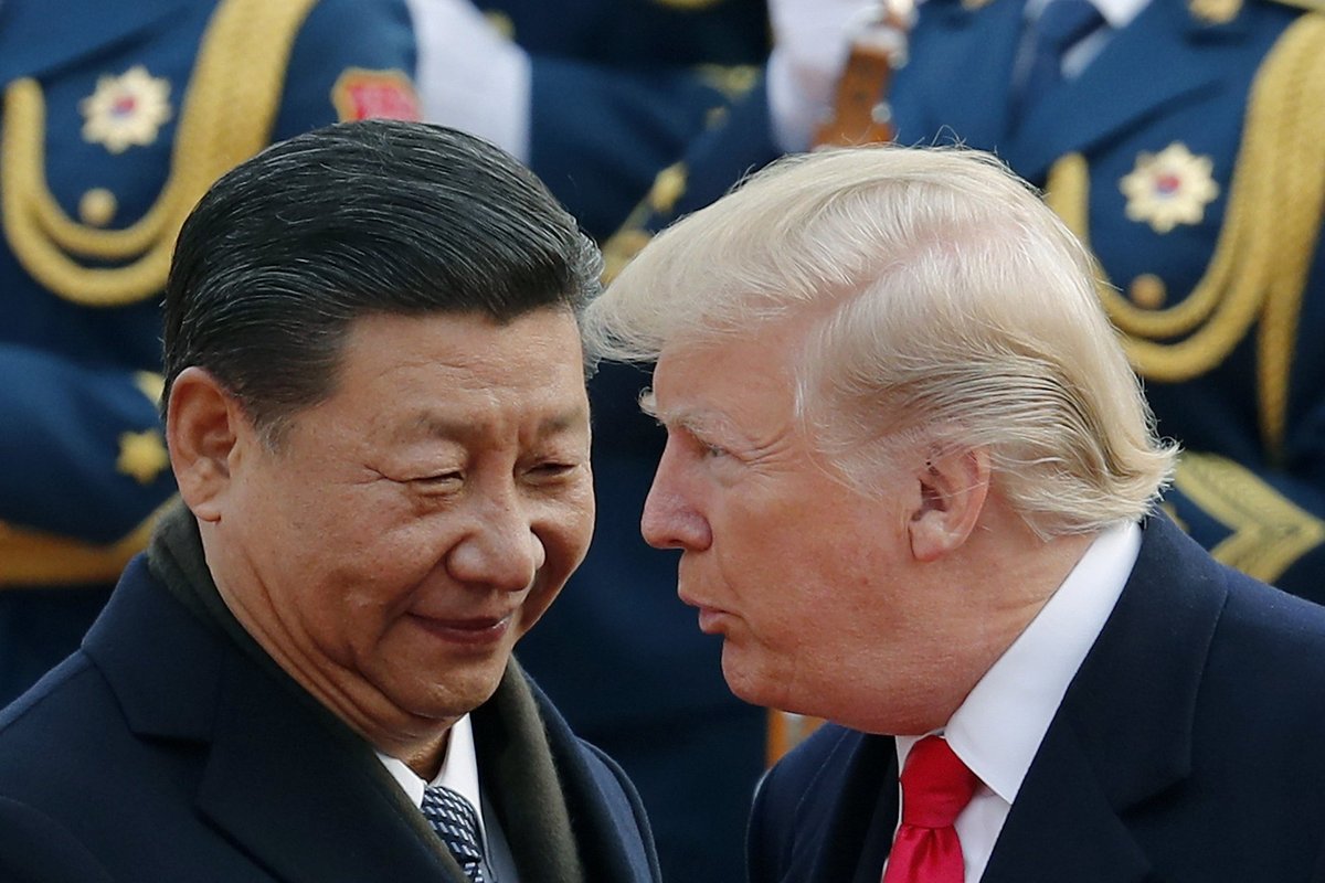 Kinijos žiniasklaida: Xi Jinpingas telefonu kalbėjosi su Trumpu