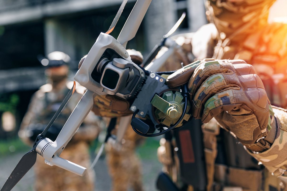 Nežinomas dronas stebėjo tankų „Leclerc“ vilkstinę Prancūzijoje