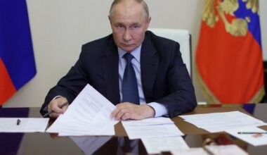 Putino paslaptį išdavė trys objektai