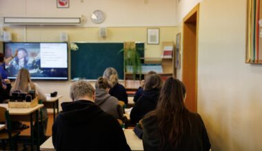 Nuo kitų metų mažinama egzaminų išlaikymo kartelė
