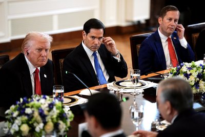 Donaldas Trumpas susitiko su penkių Vidurio Azijos valstybių vadovais 