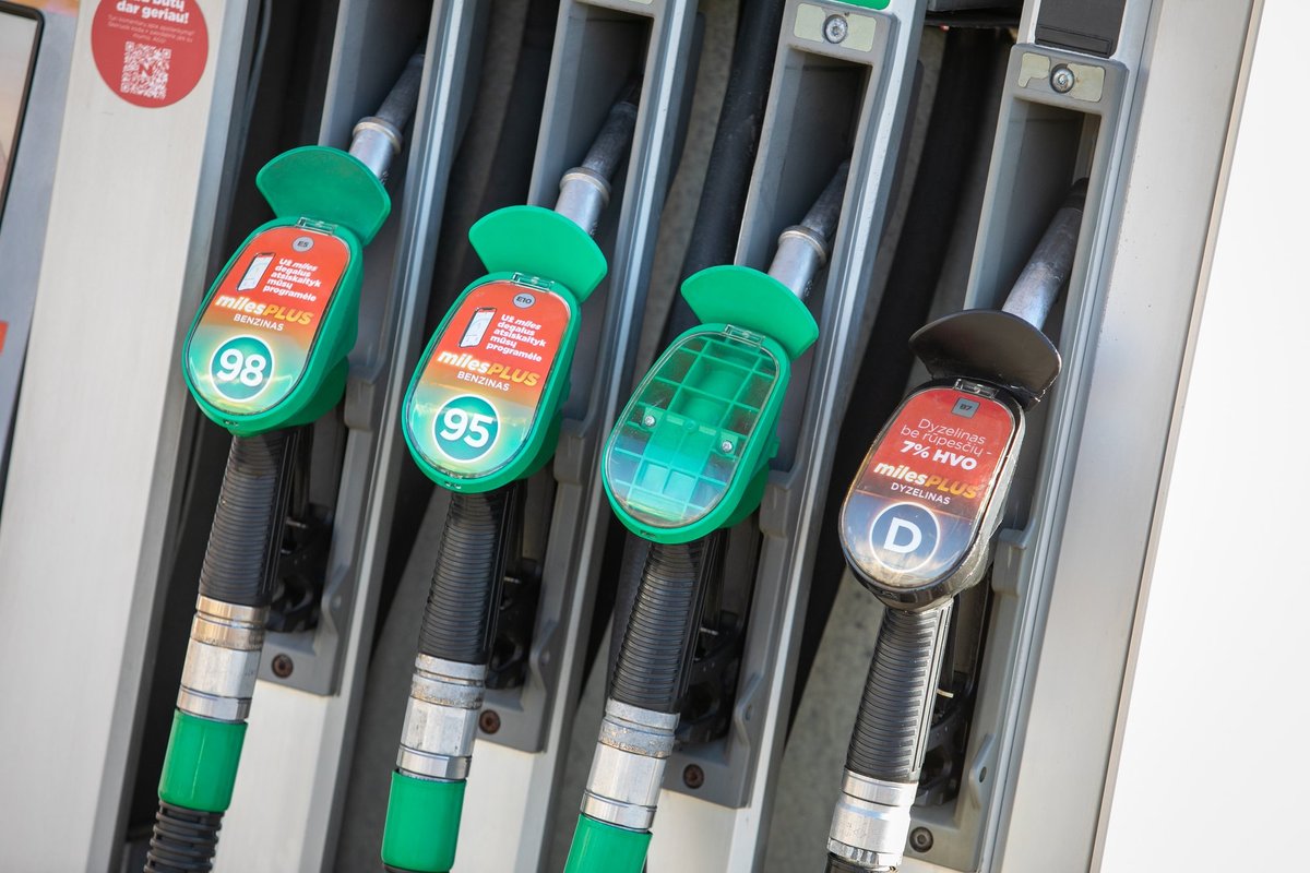 Po Lietuvos sprendimo dėl degalų – antplūdis net Estijoje: patys stebėjosi ir nesuprato, kodėl - Delfi